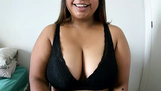 Snapshot of ArisaGonzalez chatting on September 19, 2025, 12:42 pm ArisaGonzalez online show from September 19, 2025, 12:42 pm
