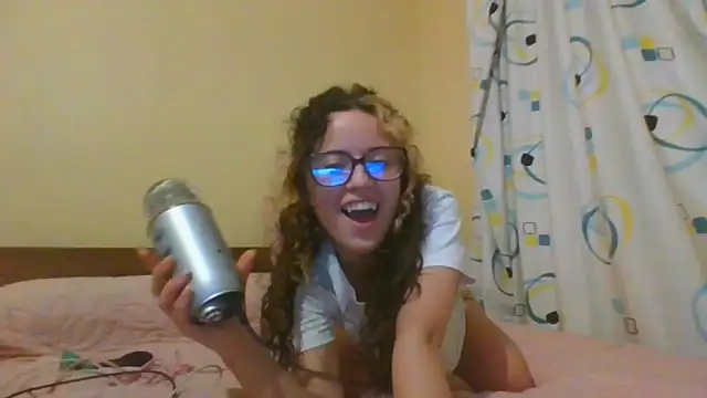 frikigyal online show from February 11, 2025, 2:35 am