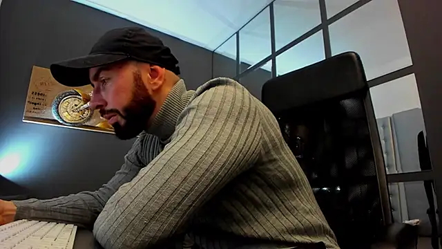 Snapshot of AronGrant chatting on February 25, 2025, 8:47 am AronGrant online show from February 25, 2025, 8:47 am