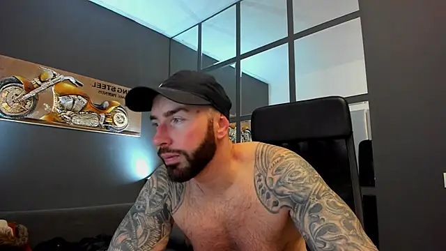 Snapshot of AronGrant chatting on March 1, 2025, 8:02 am AronGrant online show from March 1, 2025, 8:02 am