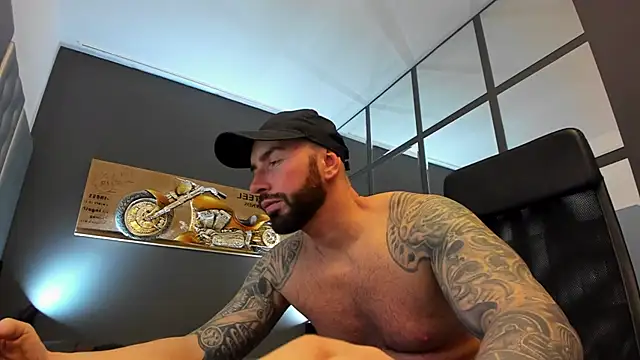 Snapshot of AronGrant chatting on February 25, 2025, 12:38 pm AronGrant online show from February 25, 2025, 12:38 pm