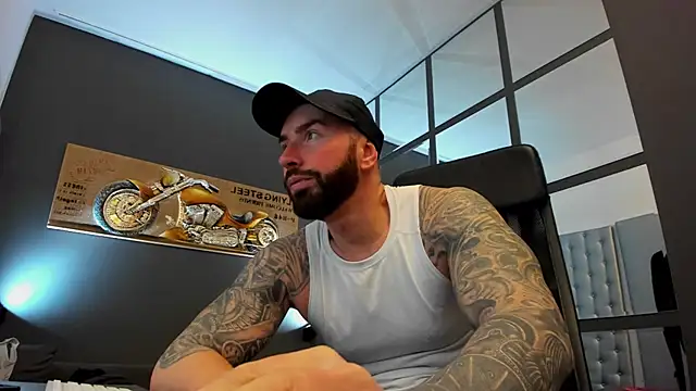 Snapshot of AronGrant chatting on February 13, 2025, 11:28 am AronGrant online show from February 13, 2025, 11:28 am