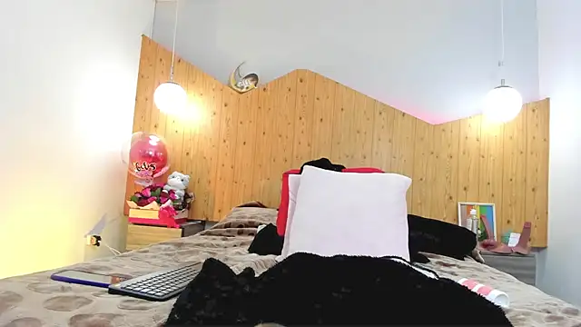 kate evans1 online show from February 28, 2025, 7:25 pm