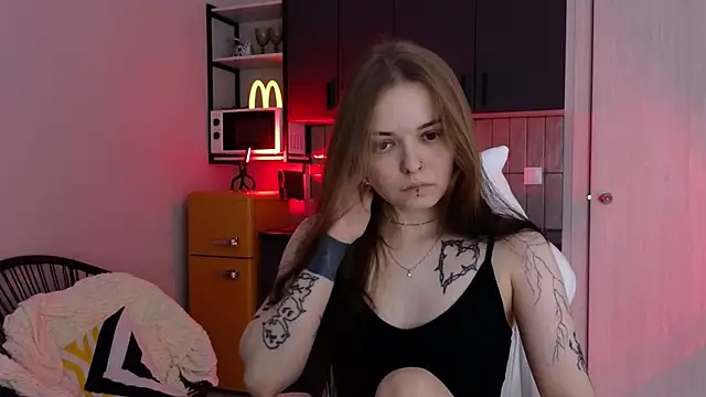 doll lol  online show from November 30, 2025, 6:19 pm