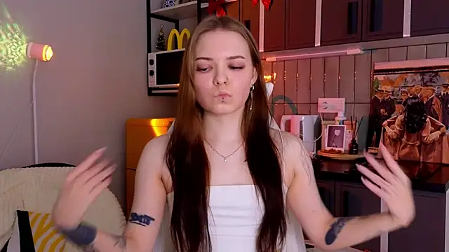 doll lol  online show from December 15, 2025, 8:25 pm