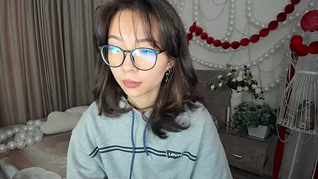 AgnieszkaBanana online show from April 24, 2026, 4:03 am
