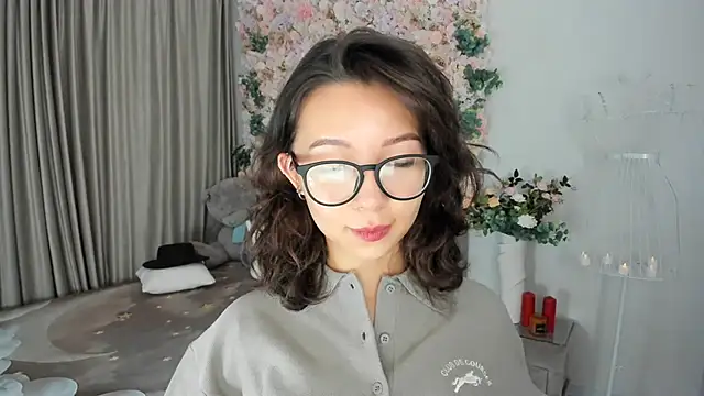 AgnieszkaBanana online show from October 28, 2025, 1:06 am