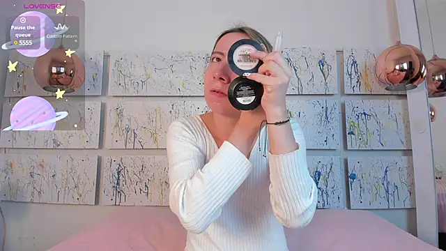 Miiaa doll online show from March 18, 2025, 11:55 am