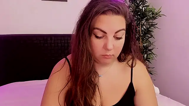Snapshot of KlaraHope chatting on December 6, 2024, 11:27 am KlaraHope online show from December 6, 2024, 11:27 am