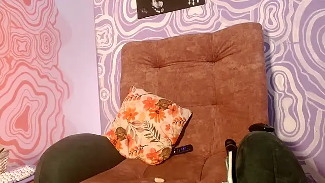 420viol3ta  online show from September 29, 2025, 8:47 pm