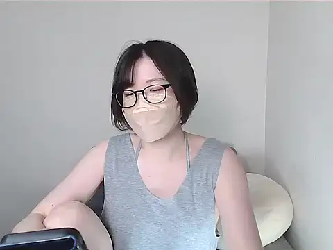 Snapshot of _NOA-chan_ chatting on September 20, 2025, 3:17 pm  NOA-chan  online show from September 20, 2025, 3:17 pm