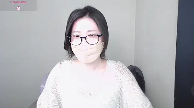 Snapshot of _NOA-chan_ chatting on March 8, 2025, 3:35 pm  NOA-chan  online show from March 8, 2025, 3:35 pm