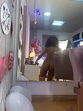 Snapshot of AlinaSweett chatting on February 18, 2025, 2:05 am AlinaSweett online show from February 18, 2025, 2:05 am