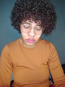 Snapshot of Su_Duarte_1 chatting on June 23, 2026, 5:11 pm Su Duarte 1 online show from June 23, 2026, 5:11 pm
