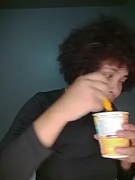Snapshot of Su_Duarte_1 chatting on June 18, 2026, 9:09 pm Su Duarte 1 online show from June 18, 2026, 9:09 pm