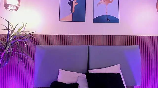 NicolleeEvanss online show from January 12, 2026, 12:12 pm