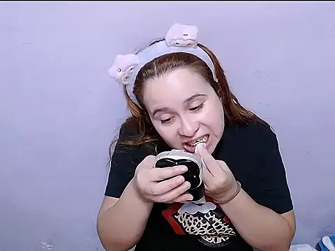 Snapshot of SubLayla01 chatting on April 16, 2026, 8:09 pm SubLayla01 online show from April 16, 2026, 8:09 pm