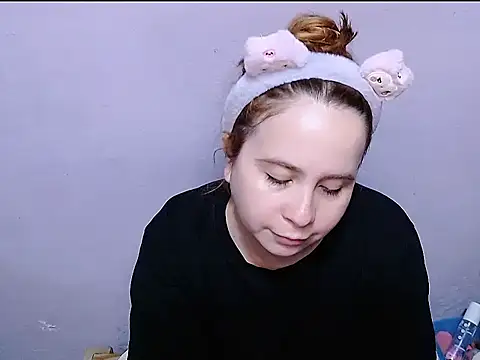 Snapshot of SubLayla01 chatting on May 12, 2026, 6:25 pm SubLayla01 online show from May 12, 2026, 6:25 pm