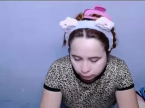 SubLayla01 online show from November 11, 2025, 6:03 pm