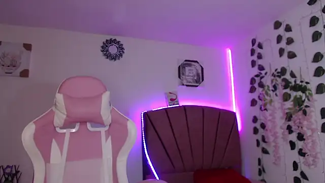 GabyVandriel online show from December 6, 2024, 12:51 am