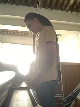 JovenDesobediente online show from November 4, 2025, 7:50 pm