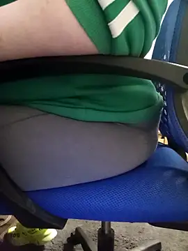 Snapshot of missthickness35_Pika chatting on March 3, 2025, 5:16 am missthickness35 Pika online show from March 3, 2025, 5:16 am