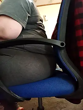 Snapshot of missthickness35_Pika chatting on January 25, 2025, 3:20 pm missthickness35 Pika online show from January 25, 2025, 3:20 pm