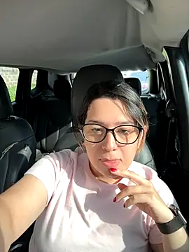 amooraaamoon online show from November 15, 2025, 12:09 pm