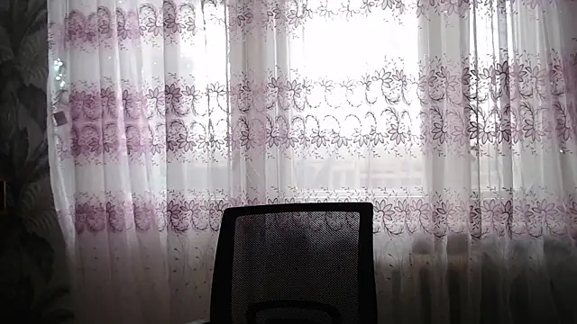 CamDiva113 online show from March 9, 2025, 9:24 am