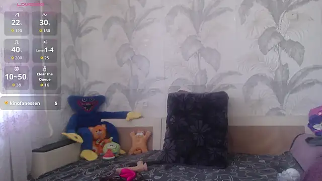 Snapshot of CamDiva113 chatting on May 4, 2026, 10:18 am CamDiva113 online show from May 4, 2026, 10:18 am