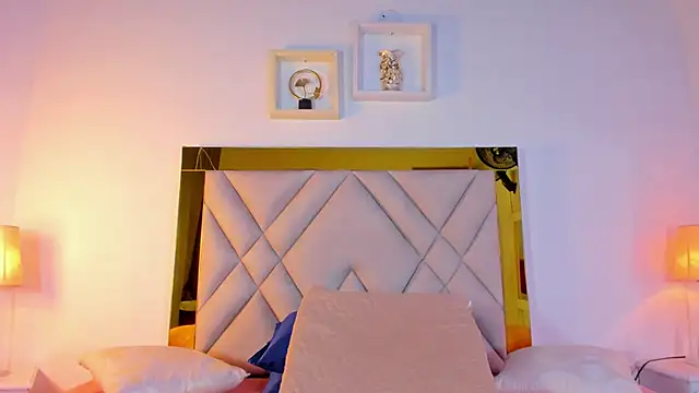 nicole grace0 online show from October 11, 2025, 12:17 pm