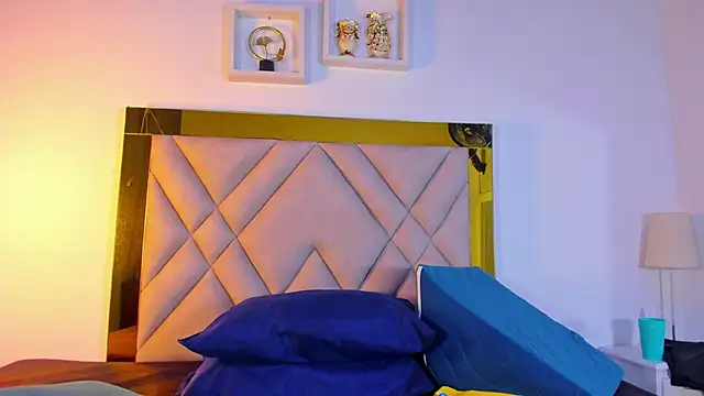 nicole grace0 online show from November 6, 2025, 12:09 pm