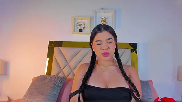 nicole grace0 online show from October 27, 2025, 12:06 pm