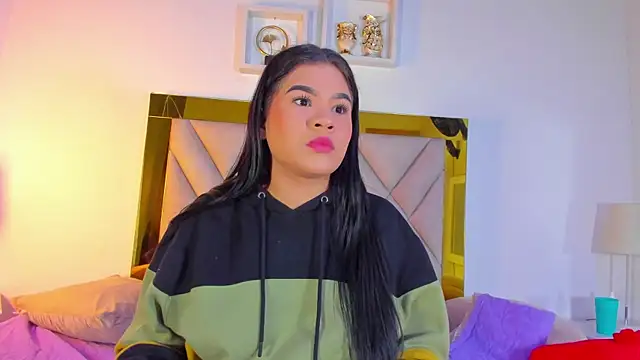 nicole grace0 online show from November 21, 2025, 11:42 am