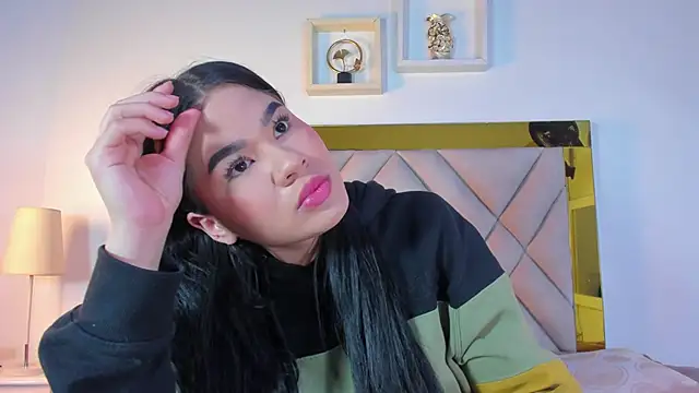 nicole grace0 online show from October 10, 2025, 12:06 pm