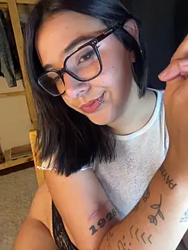 Snapshot of agoosvokk chatting on March 21, 2026, 8:02 pm agoosvokk online show from March 21, 2026, 8:02 pm