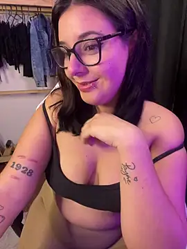 Snapshot of agoosvokk chatting on April 14, 2026, 7:08 pm agoosvokk online show from April 14, 2026, 7:08 pm