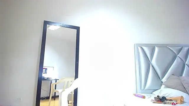Snapshot of exotic_karmella chatting on February 19, 2025, 11:46 pm exotic karmella online show from February 19, 2025, 11:46 pm