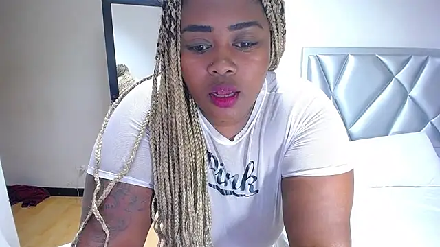 Snapshot of exotic_karmella chatting on March 18, 2025, 11:42 pm exotic karmella online show from March 18, 2025, 11:42 pm