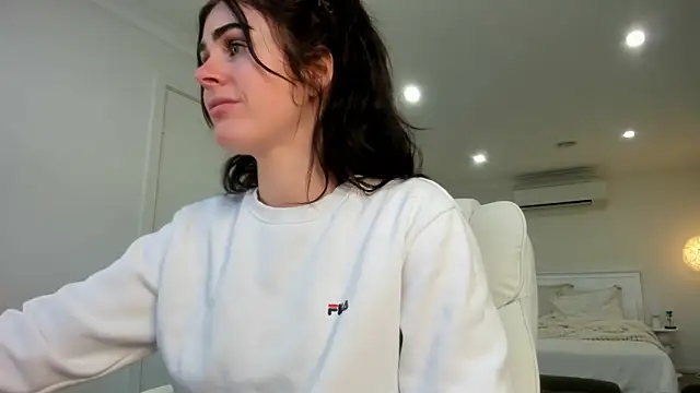 aus queen online show from September 28, 2025, 11:23 pm