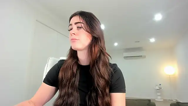 aus queen online show from October 18, 2025, 12:12 am