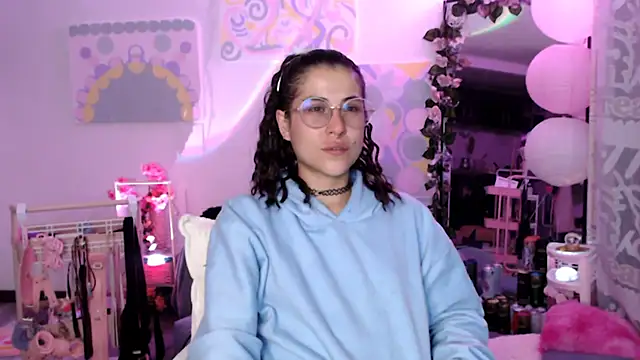 Hellen dumont online show from April 21, 2026, 2:14 am