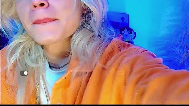 Snapshot of honey_skin chatting on April 26, 2026, 8:44 am honey skin online show from April 26, 2026, 8:44 am