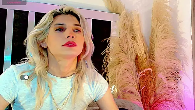 Snapshot of honey_skin chatting on April 16, 2026, 9:39 pm honey skin online show from April 16, 2026, 9:39 pm