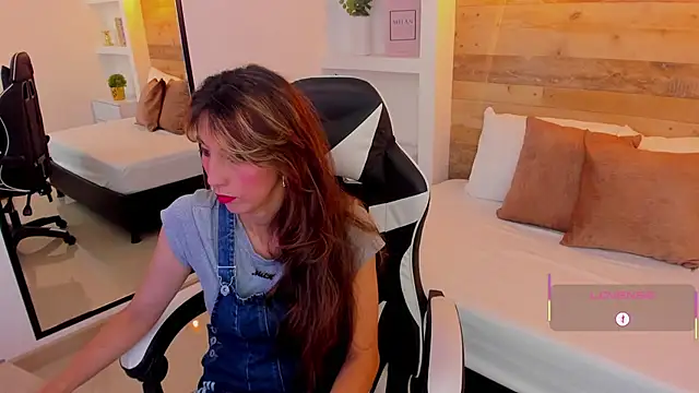 candy summer28 online show from November 22, 2025, 7:02 pm