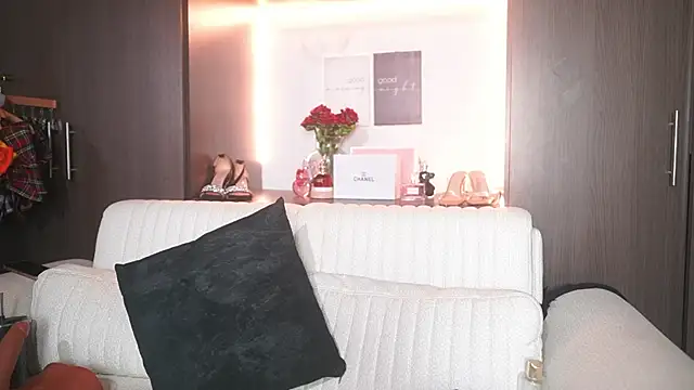 Snapshot of katlyn_martins chatting on April 16, 2026, 5:57 pm katlyn martins online show from April 16, 2026, 5:57 pm