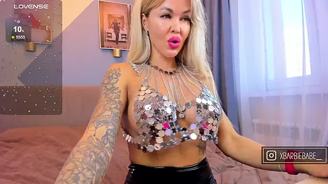 XBarbieBabeX online show from May 14, 2026, 7:49 am