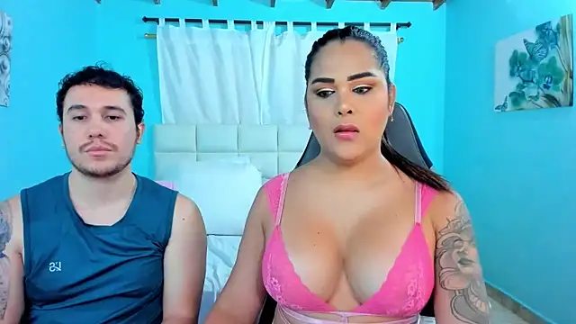 xxx sweet couple  online show from May 19, 2026, 8:05 pm