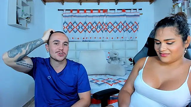 Snapshot of xxx_sweet_couple_ chatting on March 5, 2025, 8:32 am xxx sweet couple  online show from March 5, 2025, 8:32 am