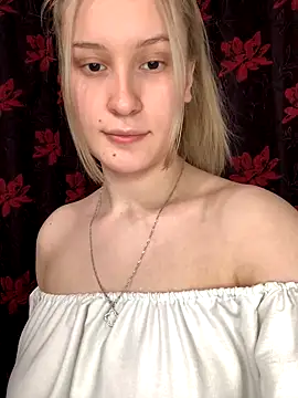 Snapshot of Viola_LOv chatting on December 5, 2024, 8:17 pm Viola LOv online show from December 5, 2024, 8:17 pm